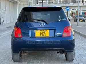Toyota IST 2004 Blue