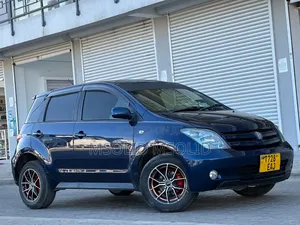 Toyota IST 2004 Blue
