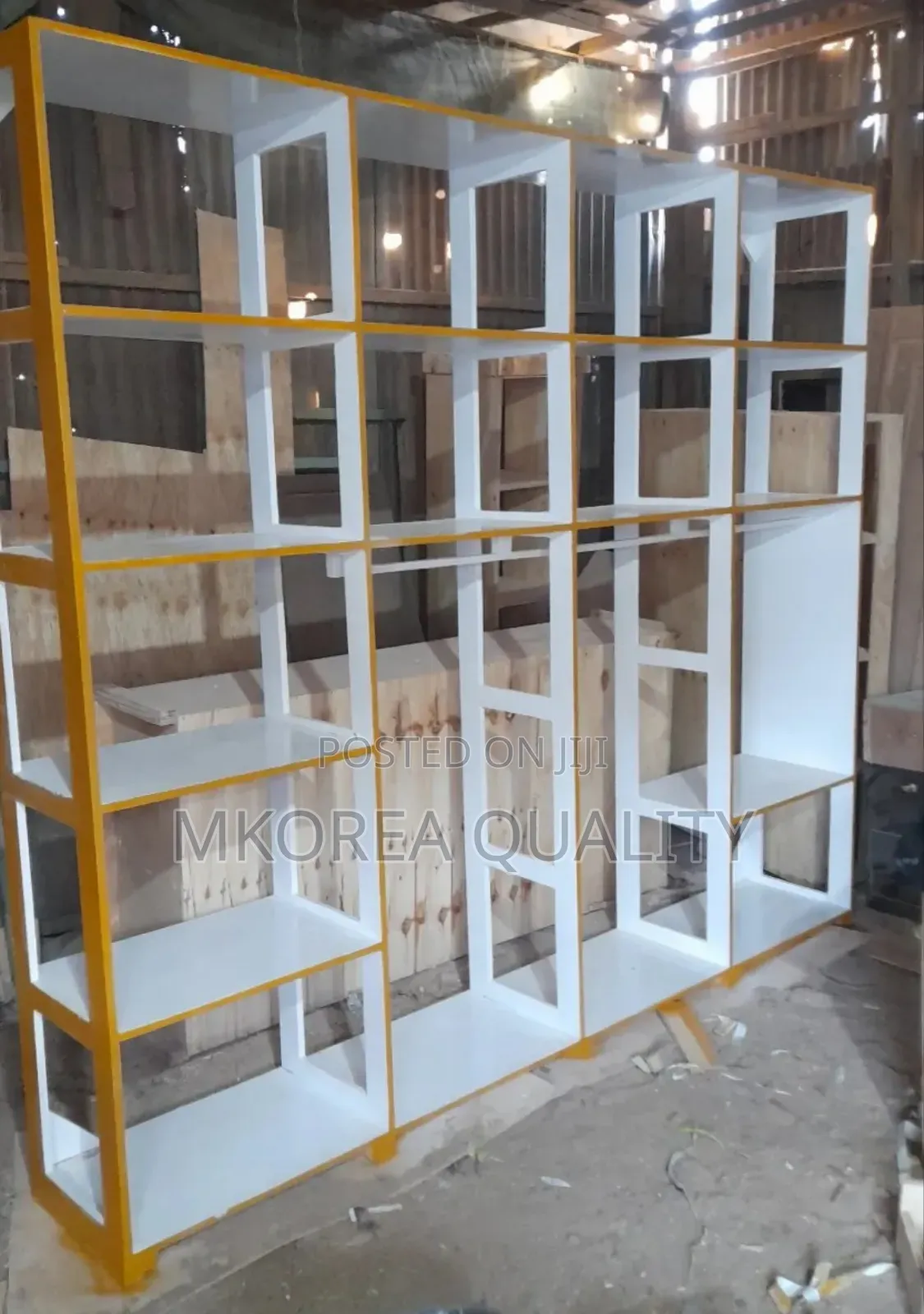 Shelve Clothes/Shelve La Nguo Fut8/7