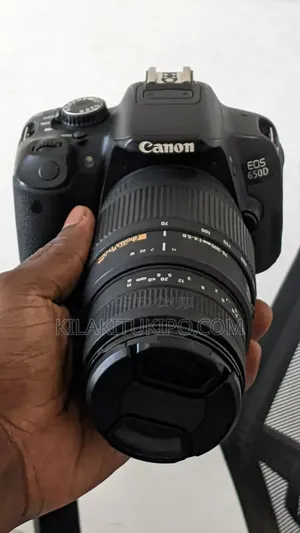650d Canon Camera With 70-300mm Lens