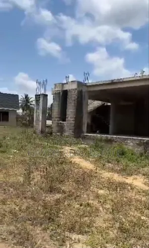 5bdrm House in Goba for sale