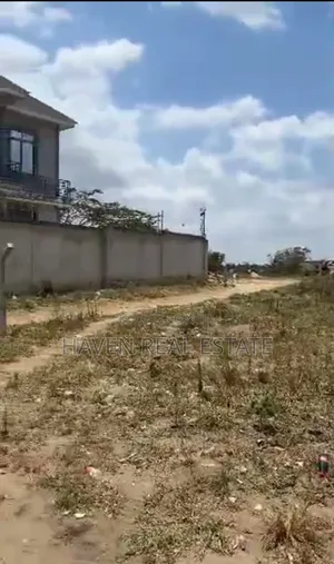 5bdrm House in Goba for sale