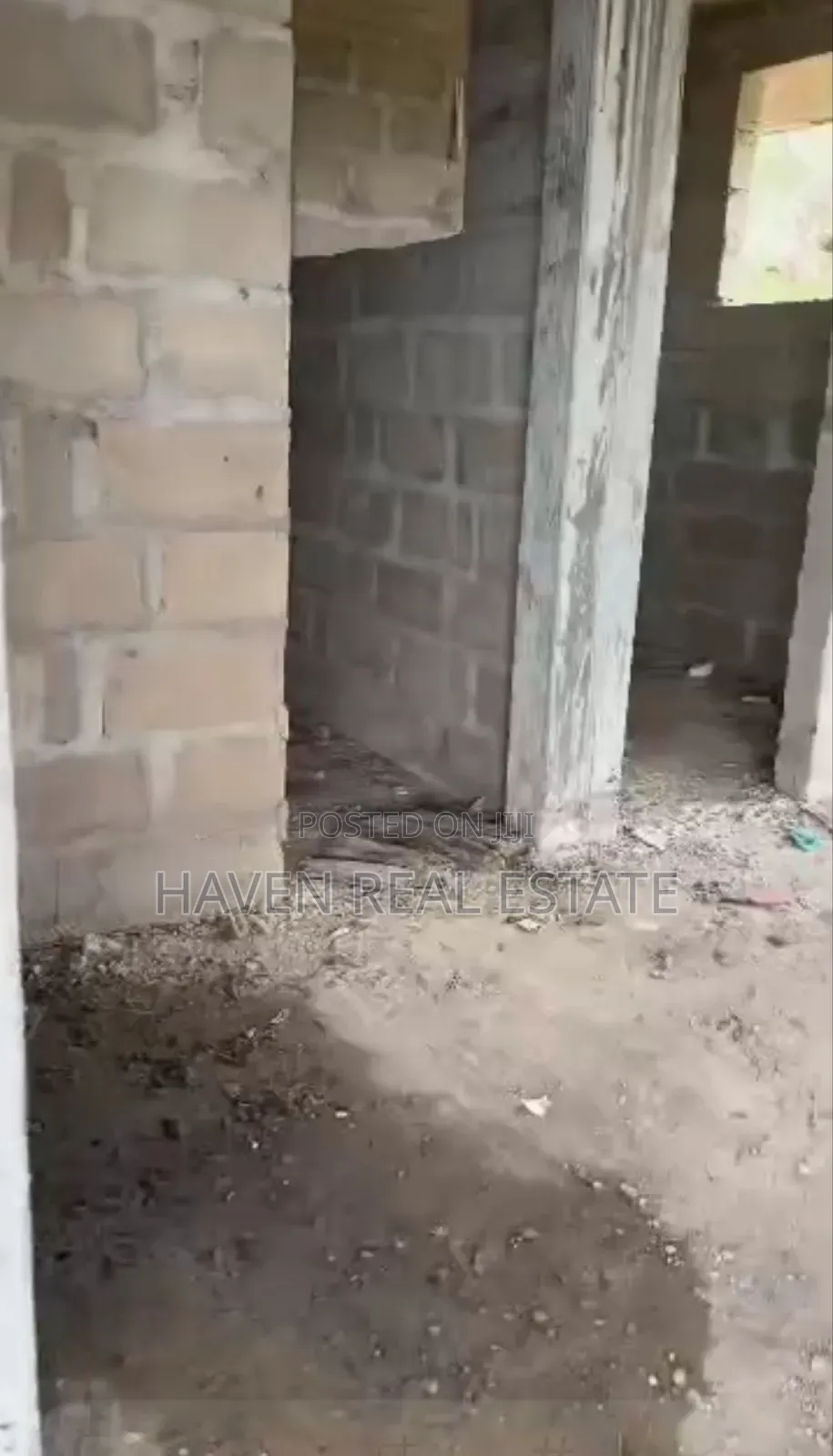 5bdrm House in Goba for sale