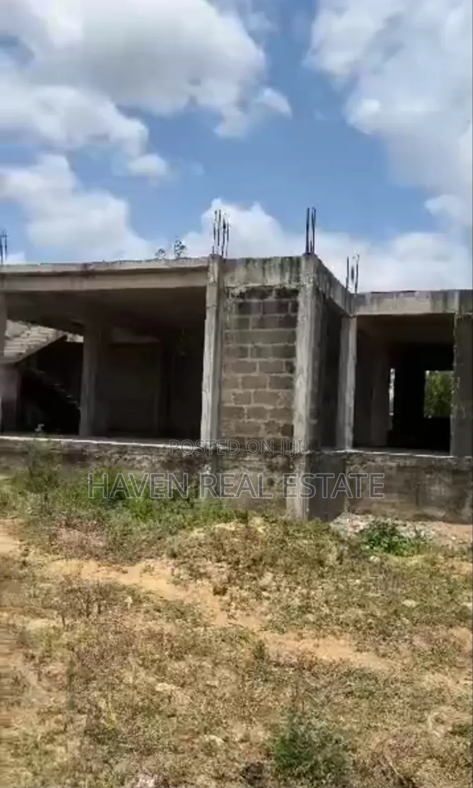 5bdrm House in Goba for sale