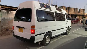 Toyota HiAce 2005 White