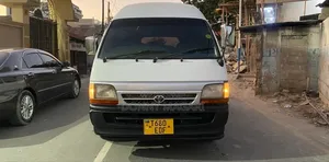 Toyota HiAce 2005 White
