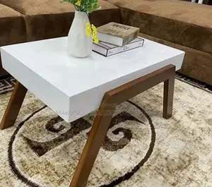 Feet Stand Na Book Stands Ya Sebuleni