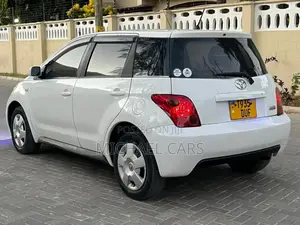 Toyota IST 2005 White
