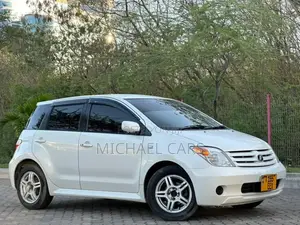 Toyota IST 2006 White