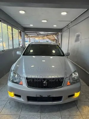 Toyota Crown 2006 Gray