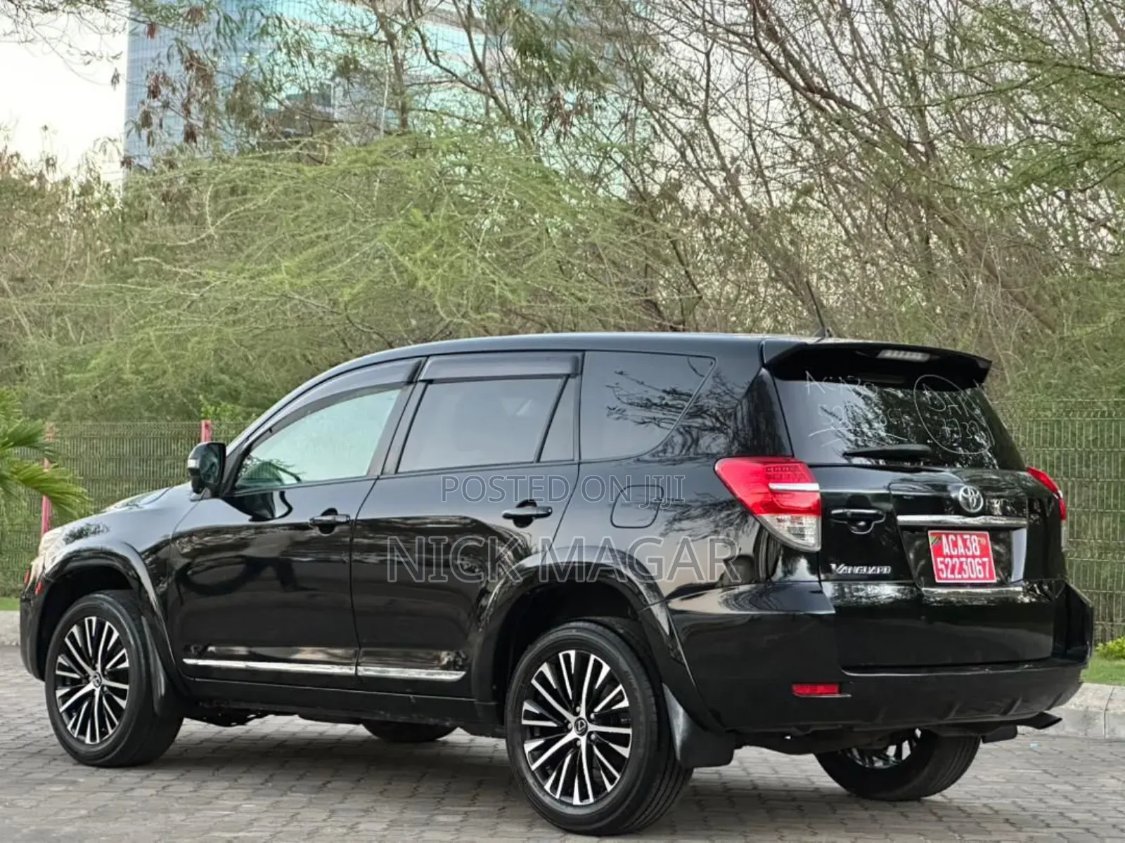 Toyota Vanguard 2012 Black