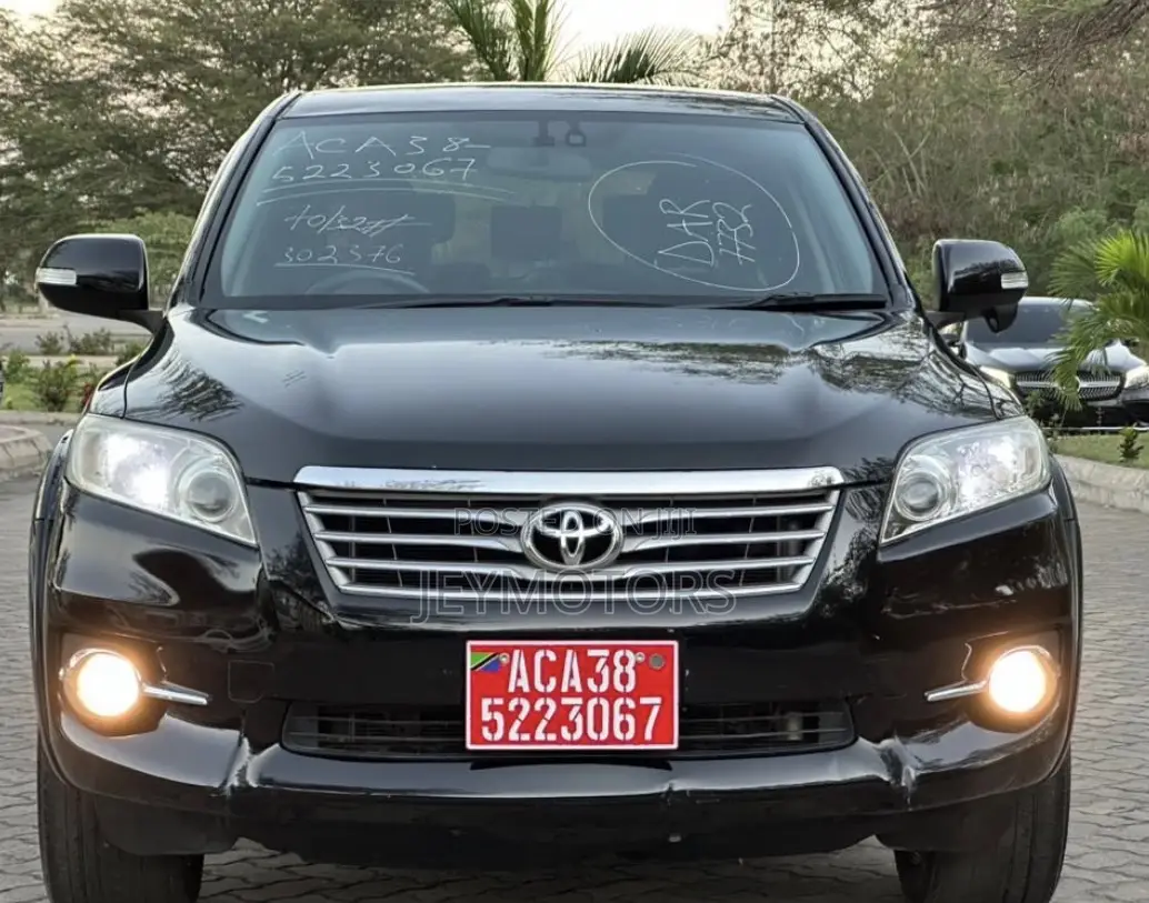 Toyota Vanguard 2012 Black