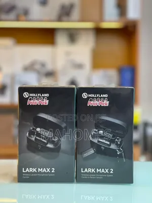Hollyland Lark Max 2 Microphone Restocked 4-Person Combo