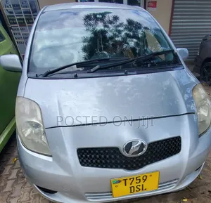 Toyota Vitz 2005 Silver
