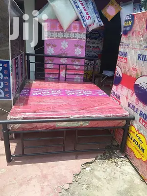 Vitanda Vizuri Vya Chuma Pamoja Na Magodoro Aina Zote