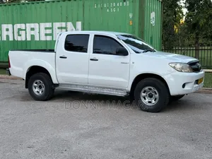 Toyota Hilux 2.5 Cab 2005 White