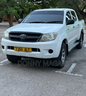 Toyota Hilux 2.5 Cab 2005 White