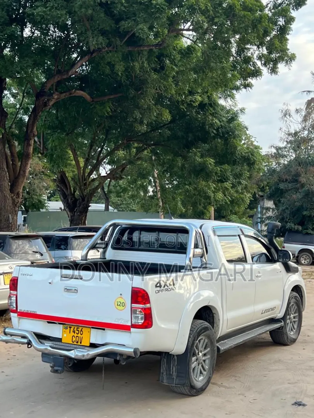 Toyota Hilux 2013 White