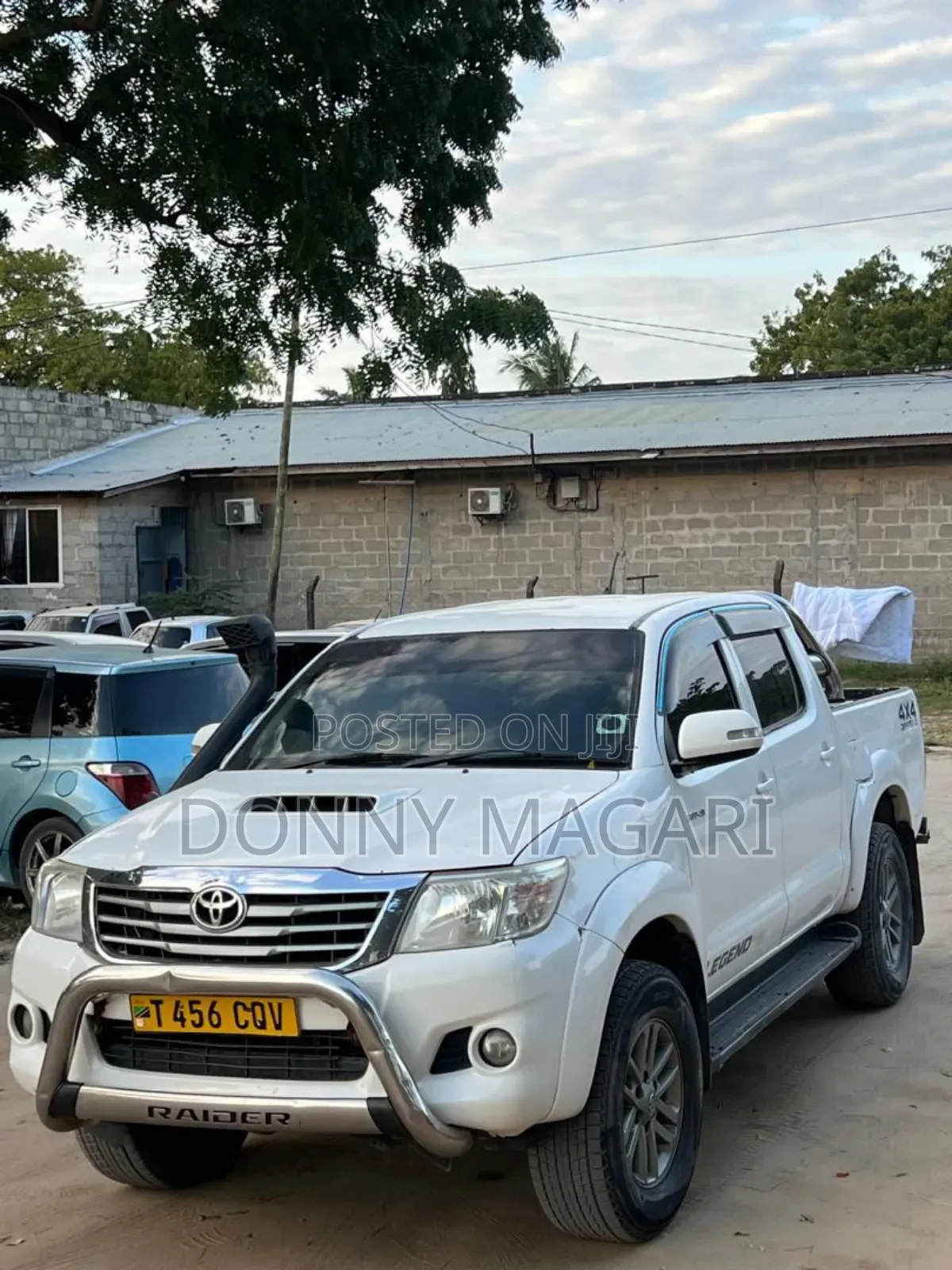 Toyota Hilux 2013 White