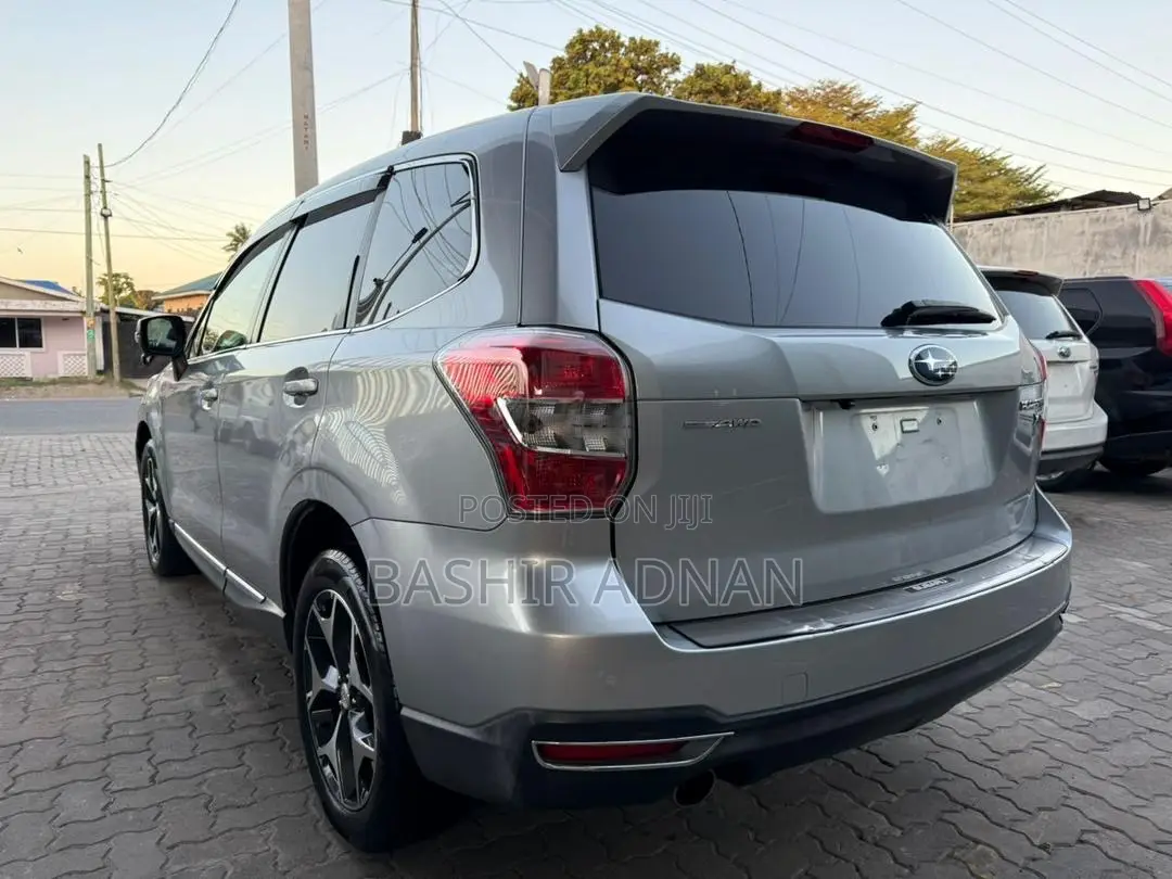 Subaru Forester 2.0XT Premium 4dr SUV AWD (2.0L 4cyl Turbo CVT) 2014 Silver