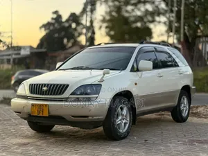Toyota Harrier 2005 White