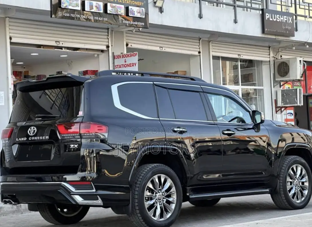 Toyota Land Cruiser 2023 Black
