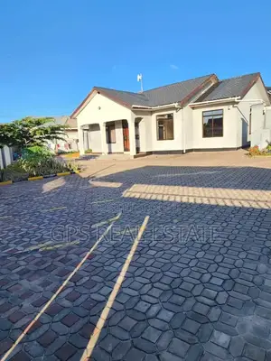 3bdrm House in Mikwambe, Kigamboni for sale