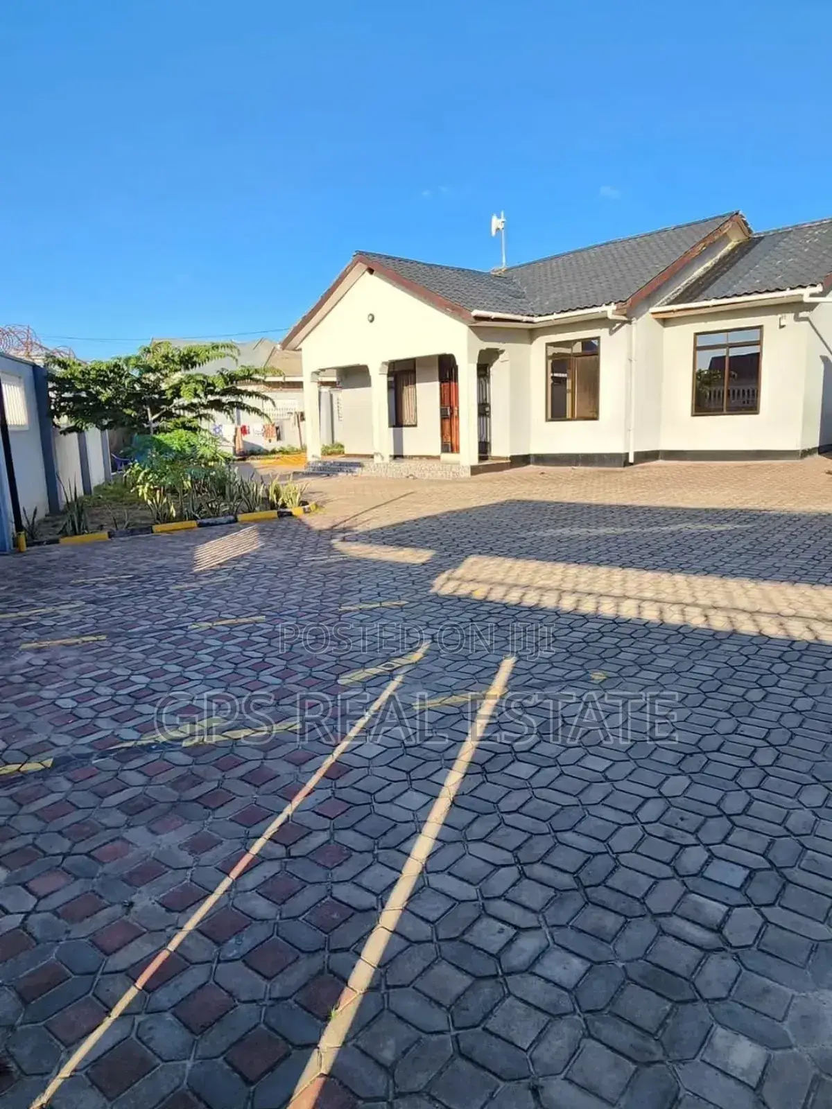 3bdrm House in Mikwambe, Kigamboni for sale