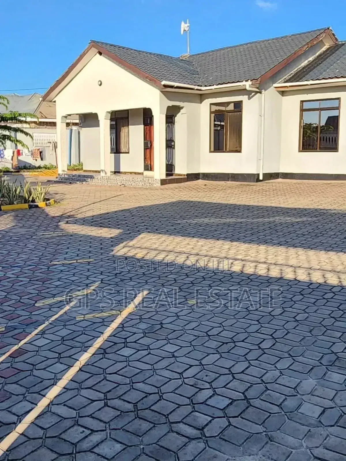 3bdrm House in Mikwambe, Kigamboni for sale