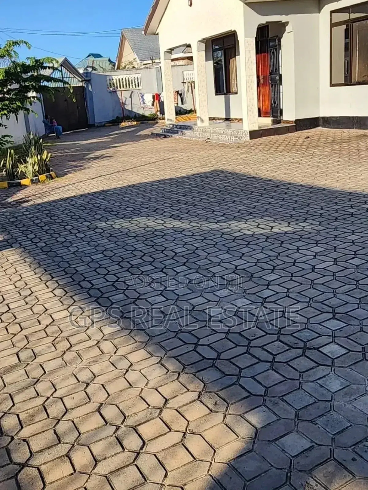 3bdrm House in Mikwambe, Kigamboni for sale