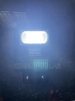 Solar Light 50w Yenye Teknolojia Ya Kujiwasha Na Kuzima Kiotomatiki