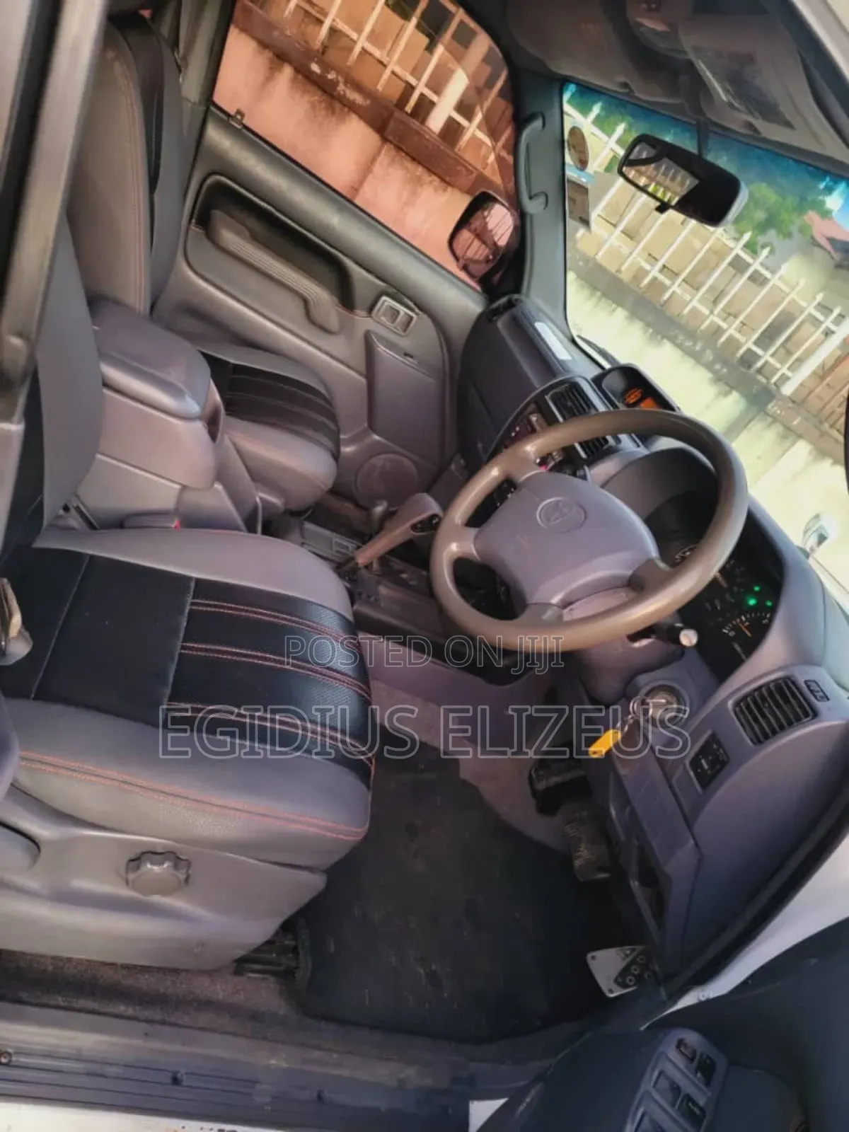 Toyota Land Cruiser Prado 2000 White