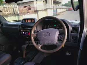 Toyota Land Cruiser Prado 2000 White