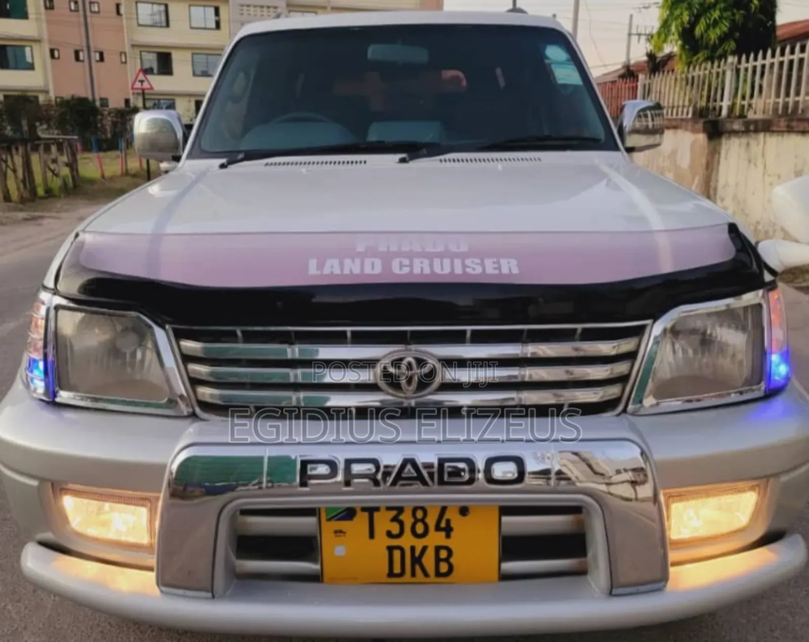 Toyota Land Cruiser Prado 2000 White