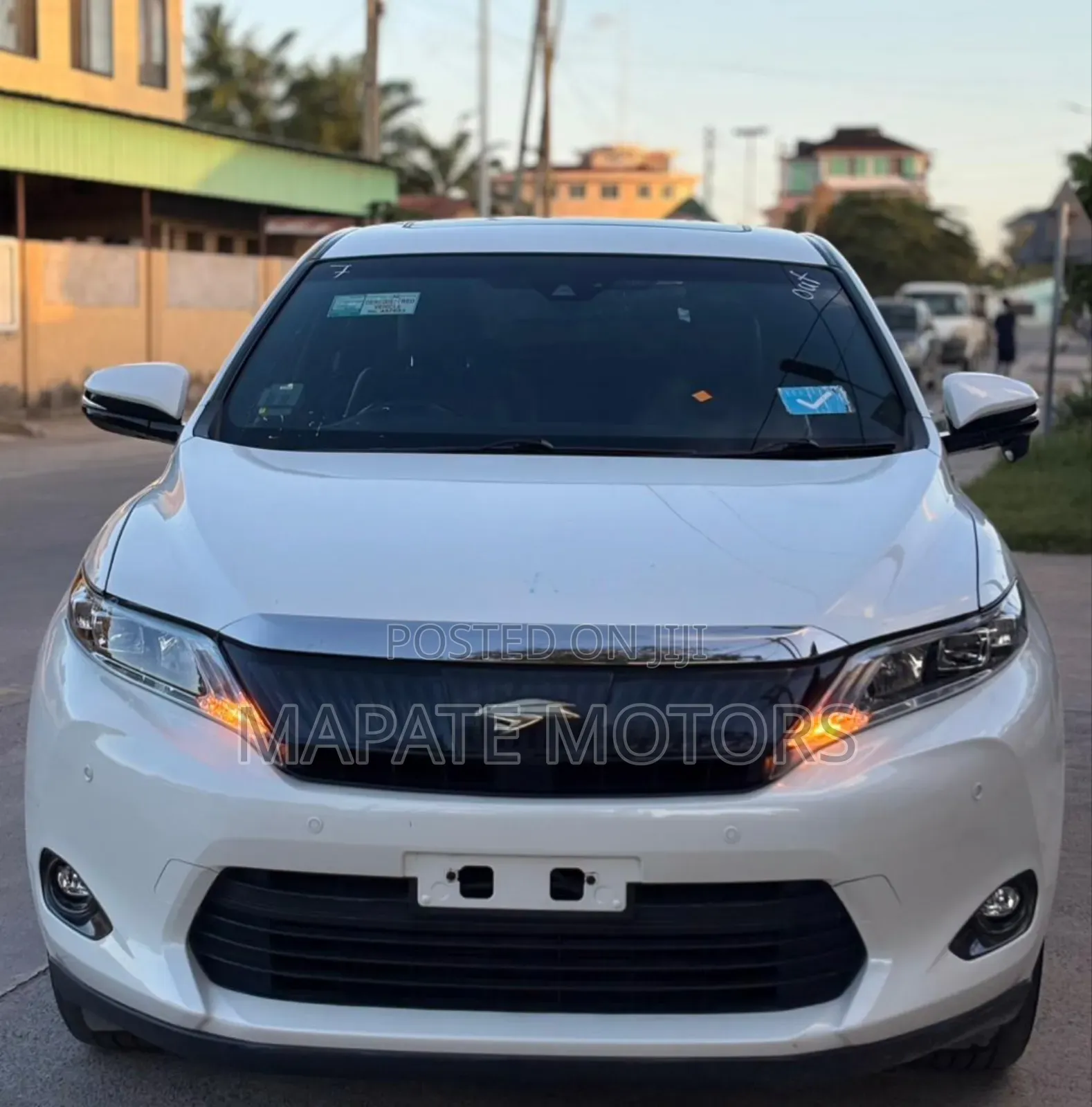 Toyota Harrier 2.0 2015 White
