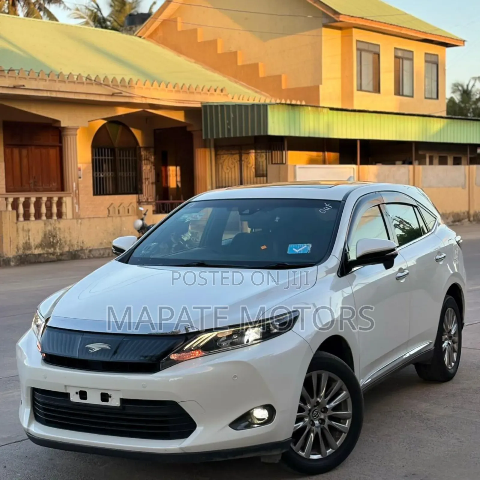 Toyota Harrier 2.0 2015 White