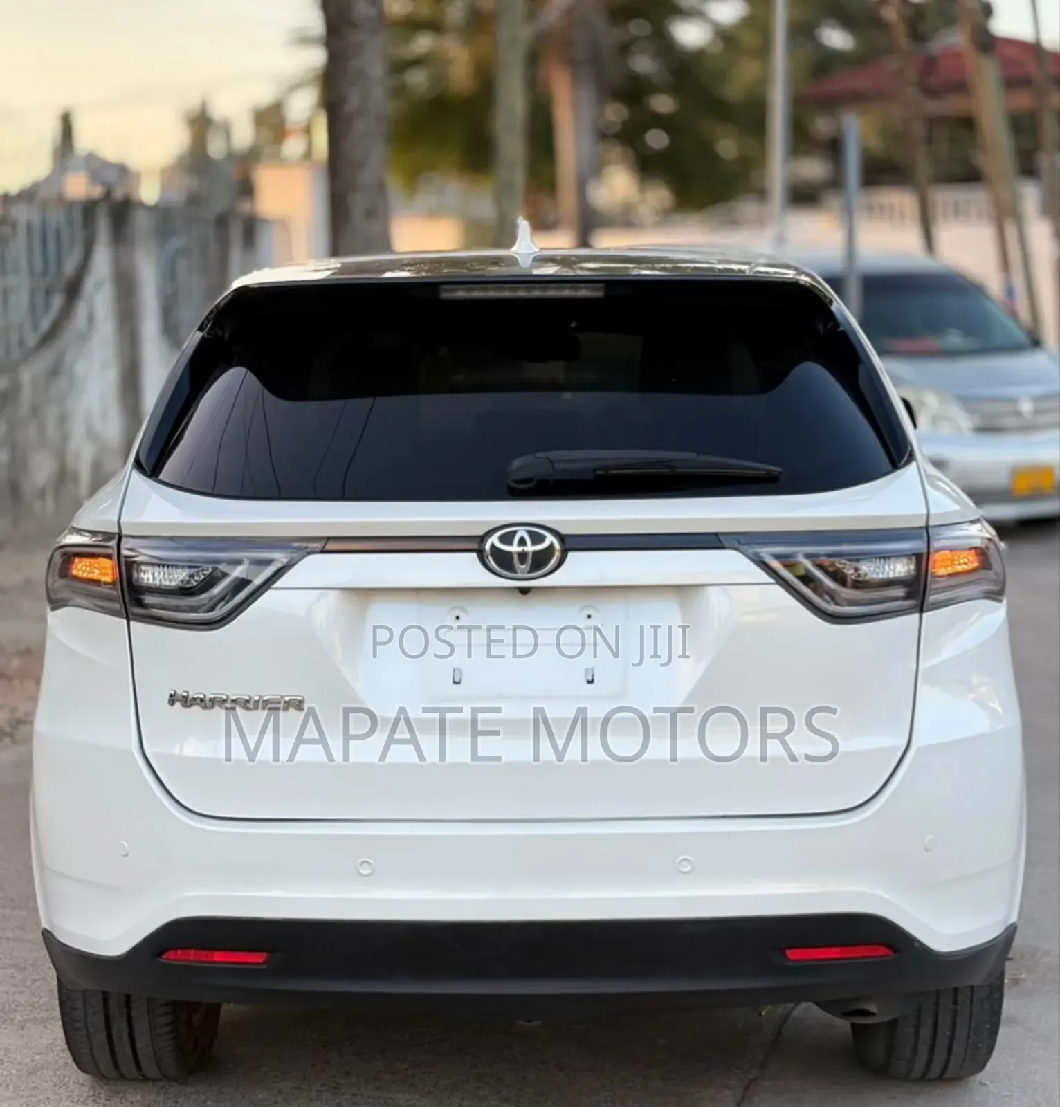 Toyota Harrier 2.0 2015 White