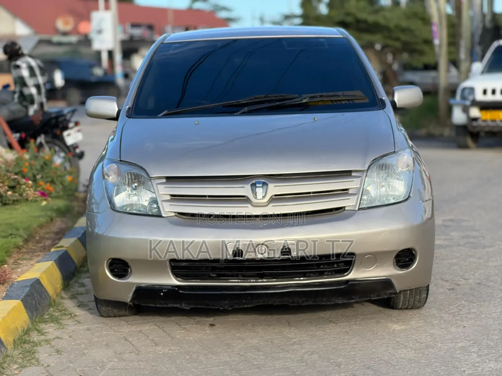 Toyota IST 2003 Gold