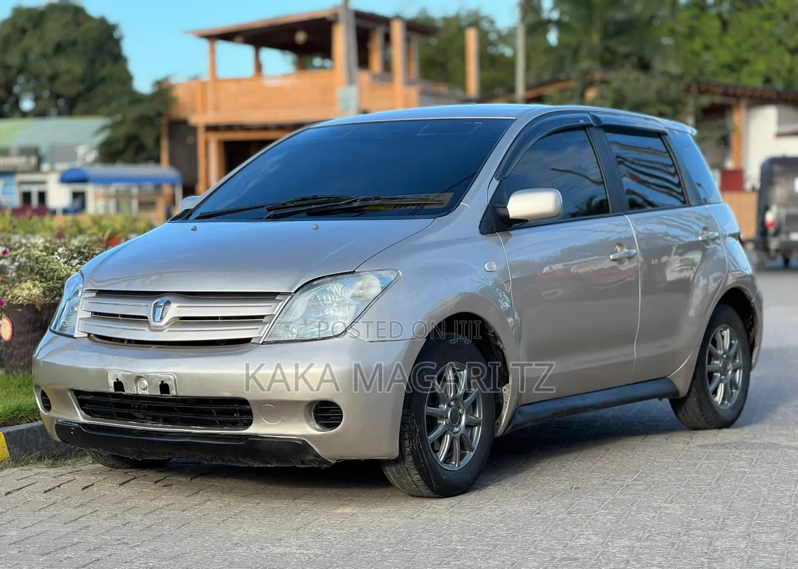 Toyota IST 2003 Gold