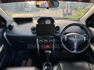 Toyota IST 2003 Gold