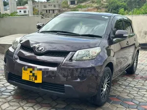 Toyota IST 2010 Maroon