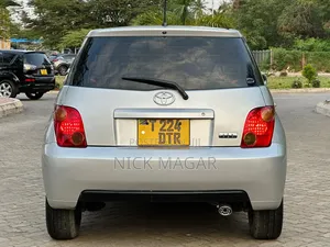 Toyota IST 2003 Silver