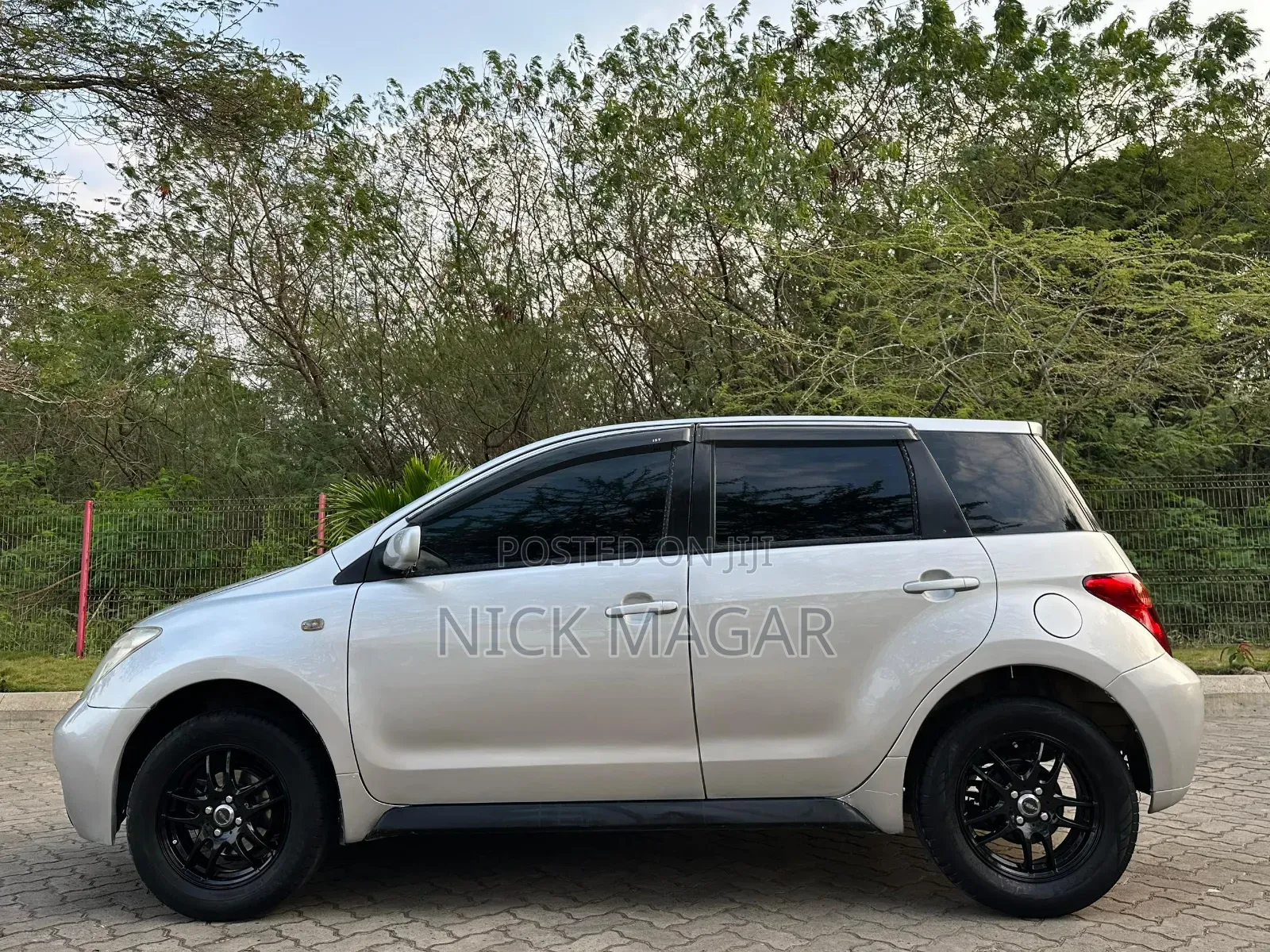 Toyota IST 2003 Silver