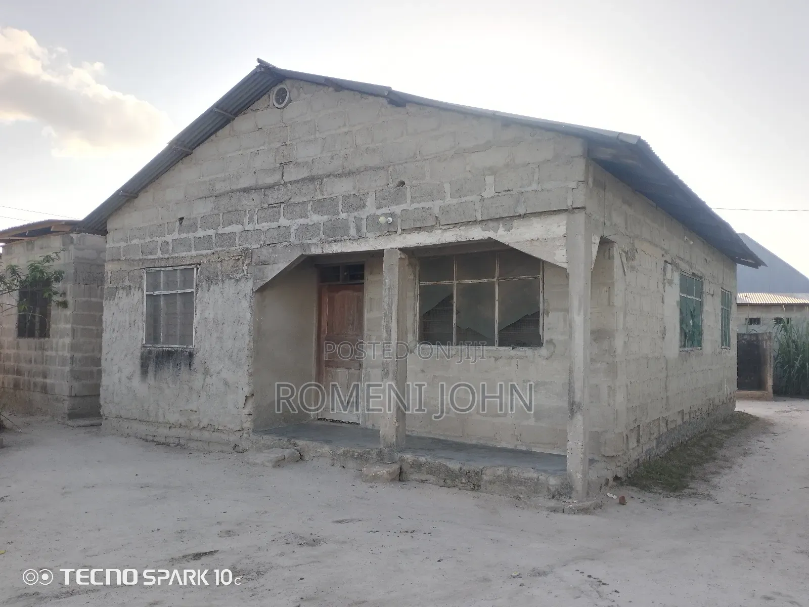 6bdrm House in Tanzania Daresalaam, Ilala for sale