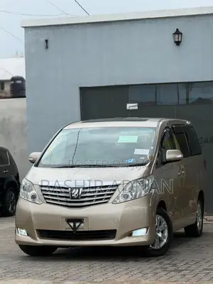 Toyota Alphard 2.4 Petrol FWD 2011 Gold
