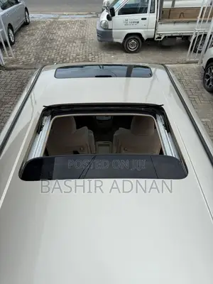 Toyota Alphard 2.4 Petrol FWD 2011 Gold