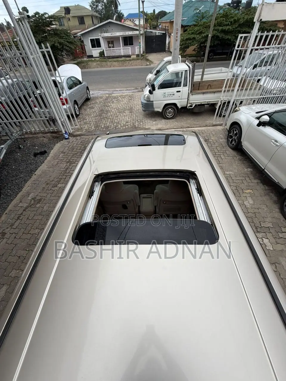 Toyota Alphard 2.4 Petrol FWD 2011 Gold