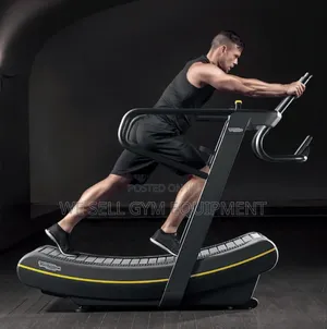 Curved Treadmill Does Not Use Electricity