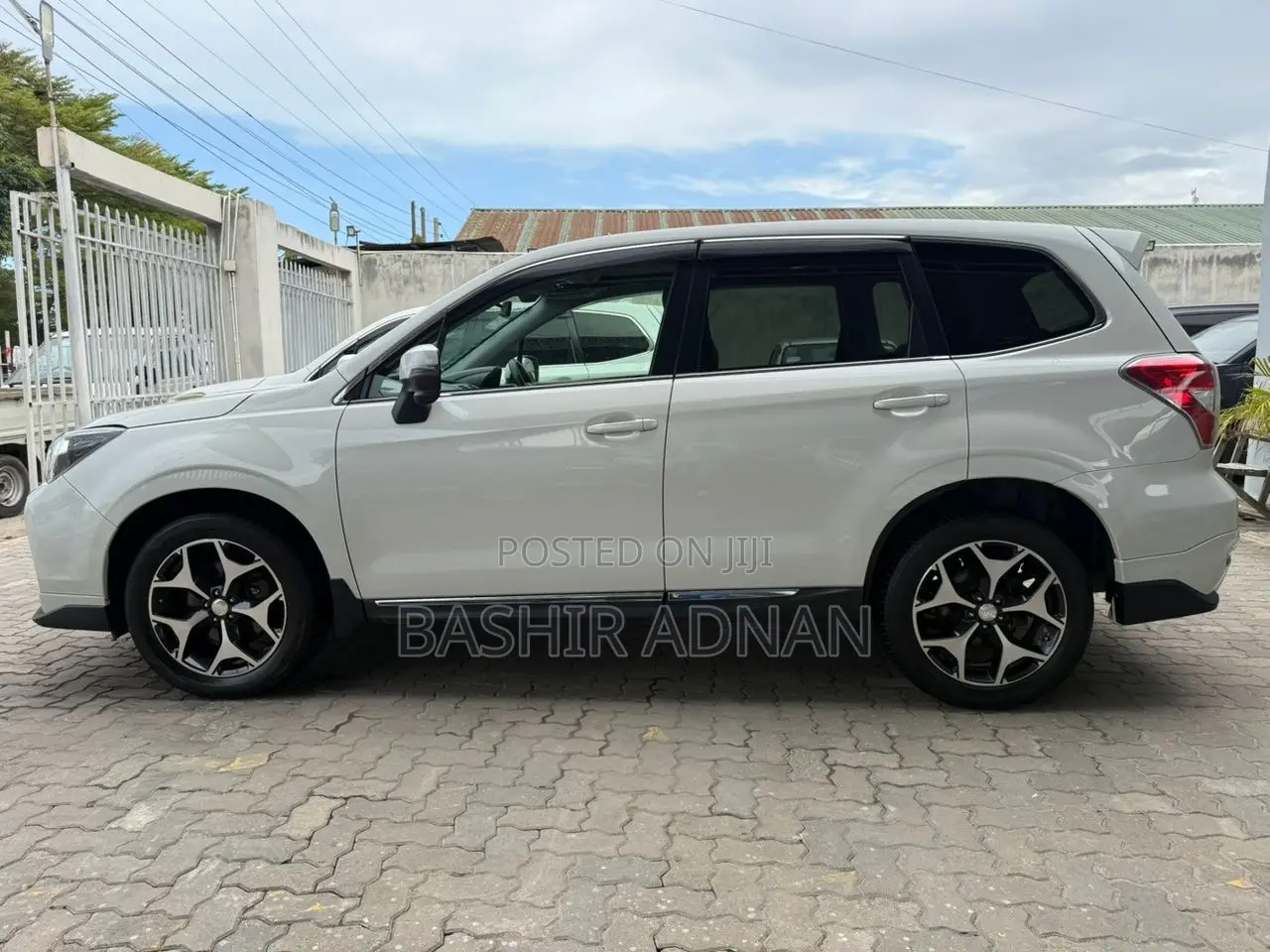 Subaru Forester 2.0XT Premium 4dr SUV AWD (2.0L 4cyl Turbo CVT) 2015 White