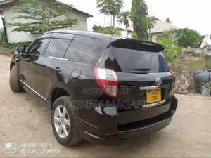 Toyota Vanguard 2010 Black